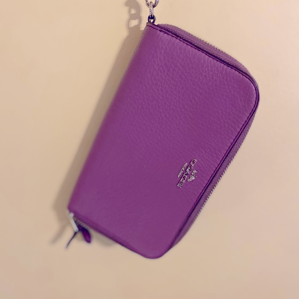 Coach wristlet - Picture 3 of 7